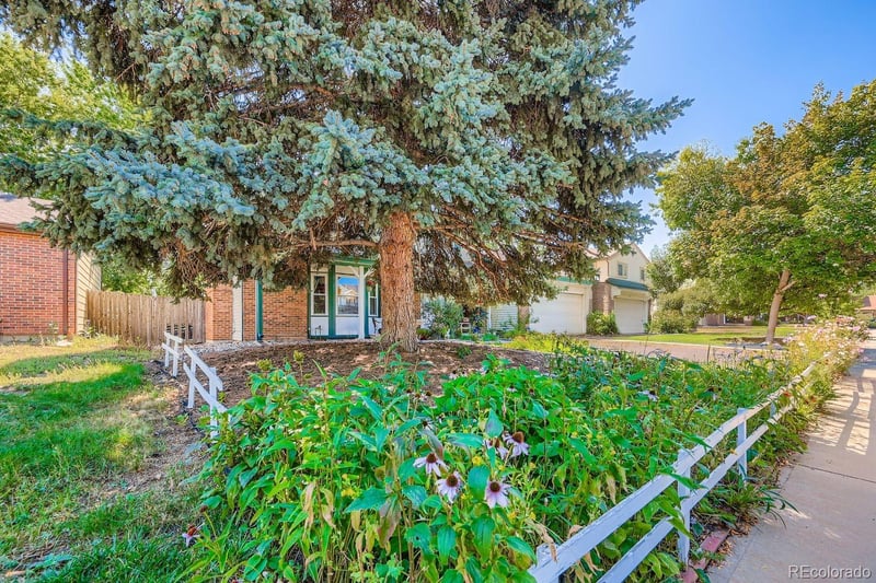 2252 Dearborn St, Aurora, CO 80014