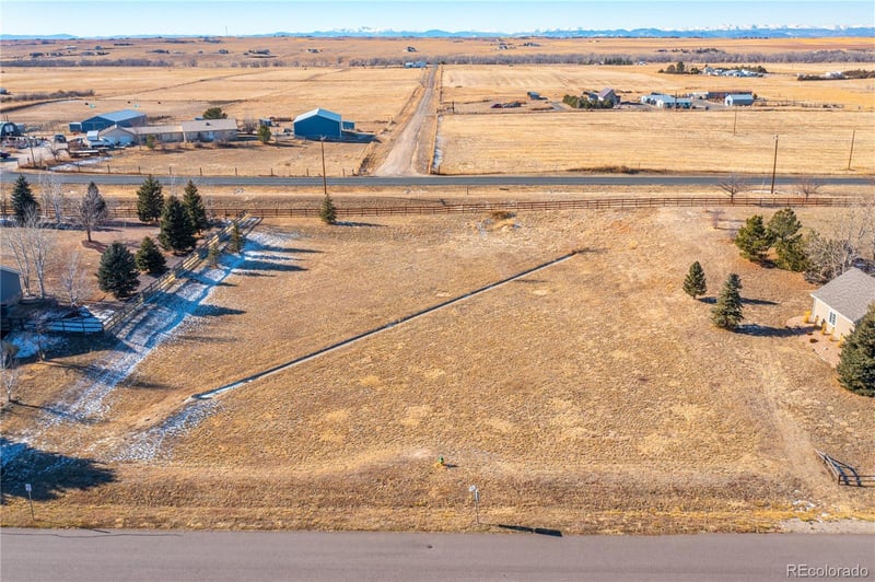 465 Antelope Dr, Bennett, CO 80102