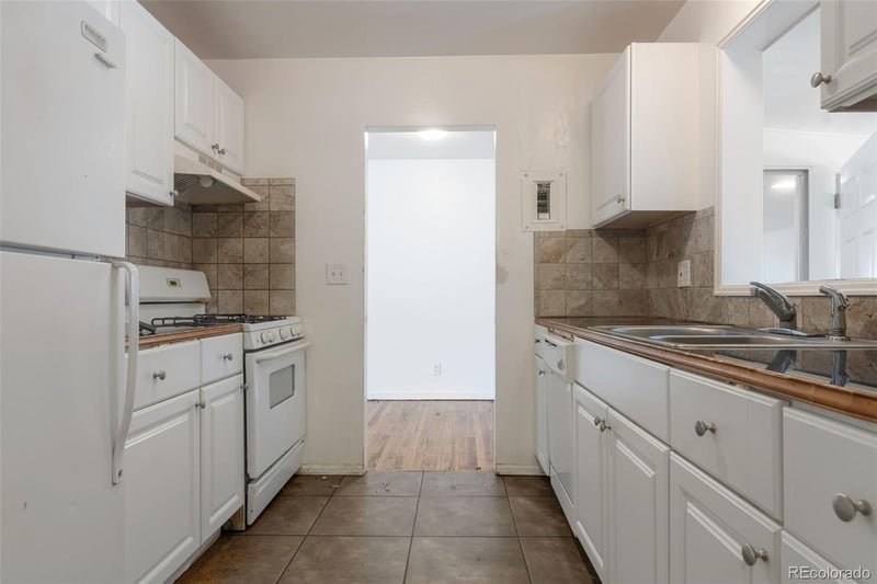 1645 Iola St, Aurora, CO 80010