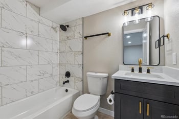 1140 Parker Dr, Longmont, CO 80501