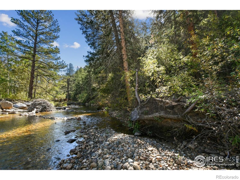 511 Riverside Dr, Lyons, CO 80540