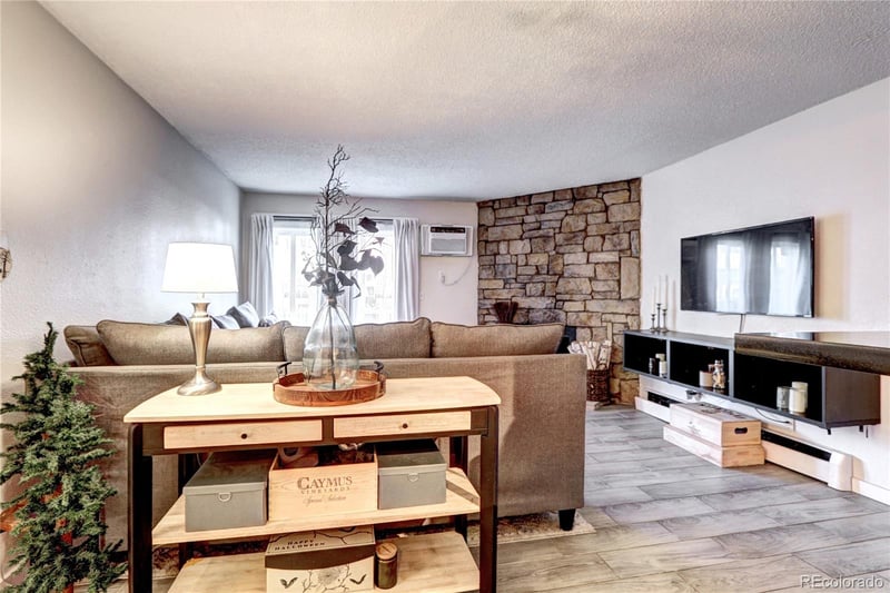 10150 Virginia Ave #102, Denver, CO 80247