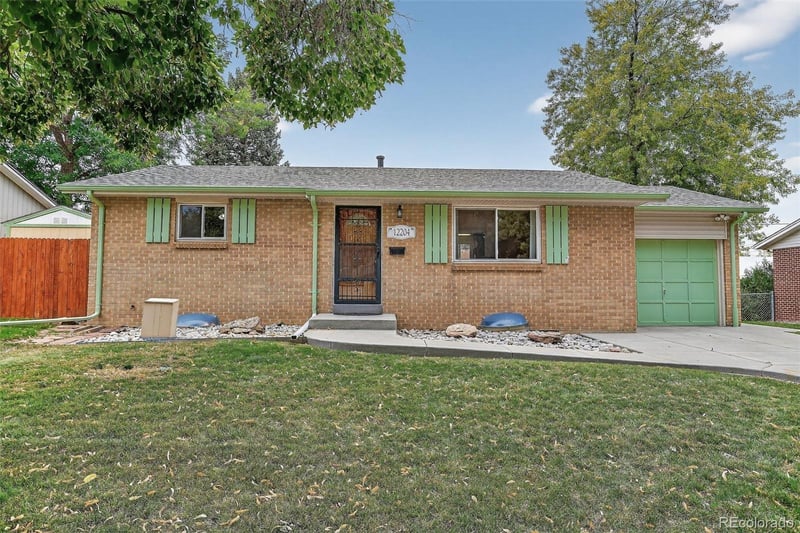 12204 Dakota Ave, Aurora, CO 80012