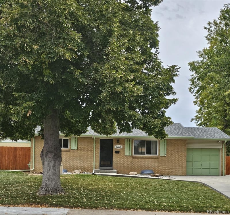 12204 Dakota Ave, Aurora, CO 80012