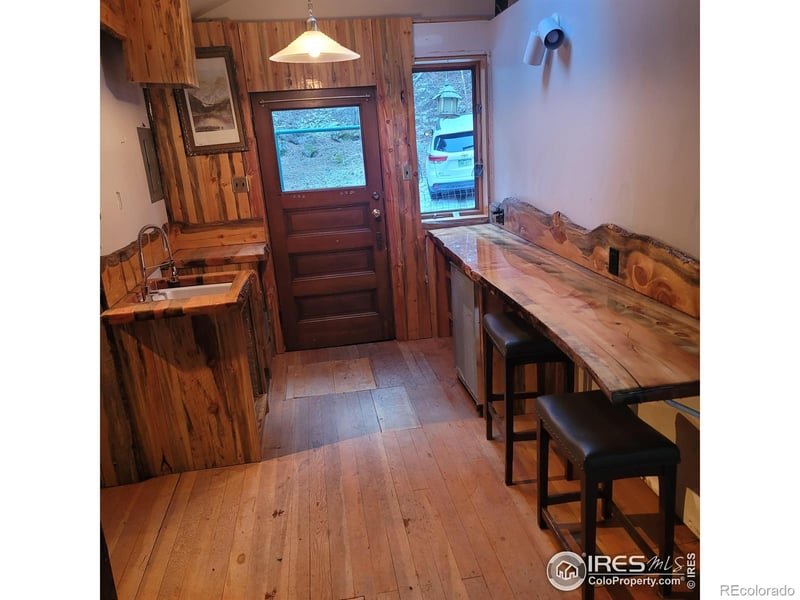 223 Riverside Dr, Lyons, CO 80540