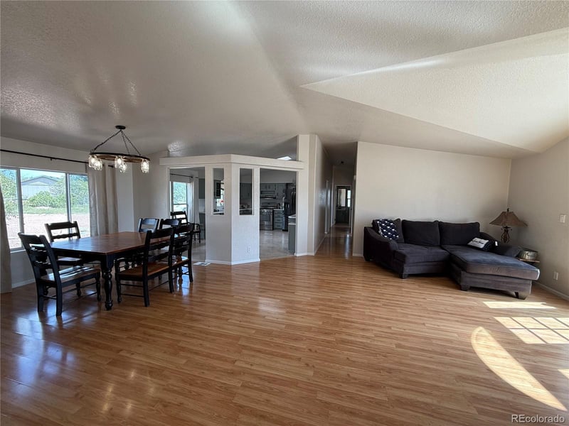 540 6th St, Penrose, CO 81240