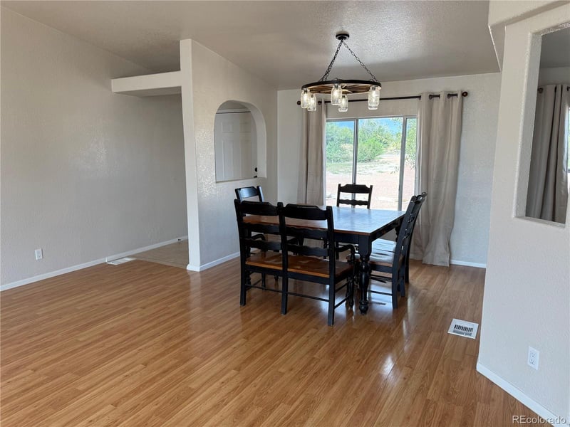 540 6th St, Penrose, CO 81240