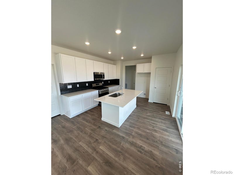 220 Dawn Dr, Hudson, CO 80642