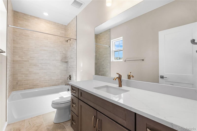 8858 Buttonwillow Dr, Littleton, CO 80125