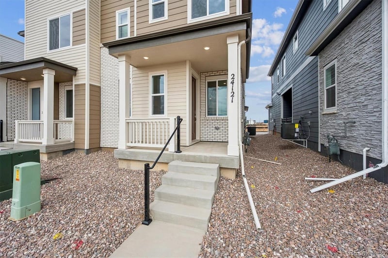 24121 30th Pl, Aurora, CO 80019