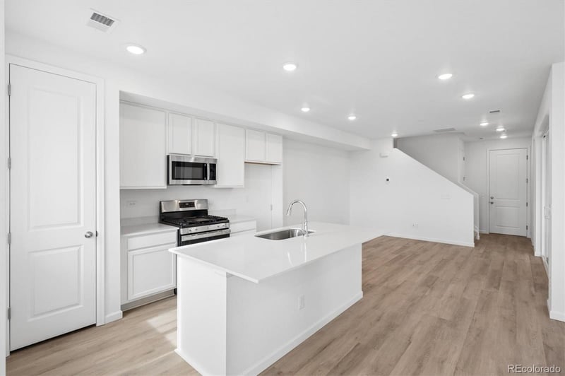 24121 30th Pl, Aurora, CO 80019