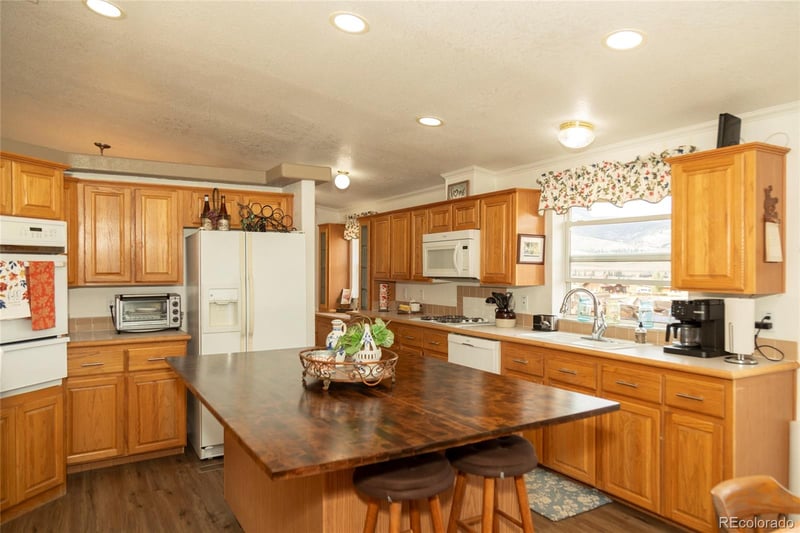 227 Diamond Rd, Creede, CO 81130