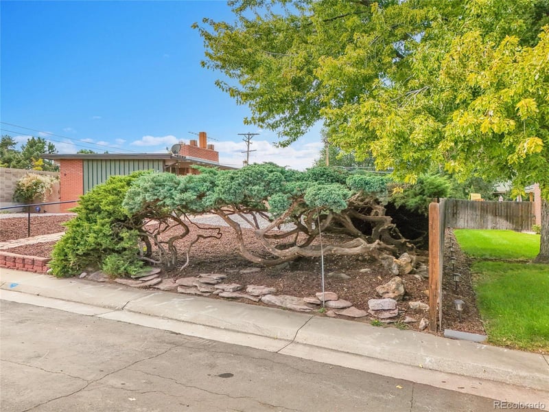 4677 Hampden Ave, Denver, CO 80222
