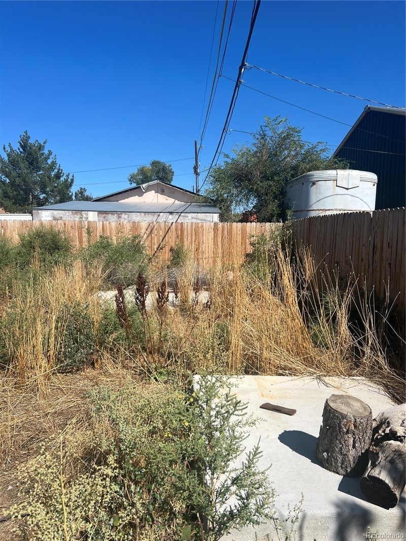 8048 Jasmine St, Dupont, CO 80024