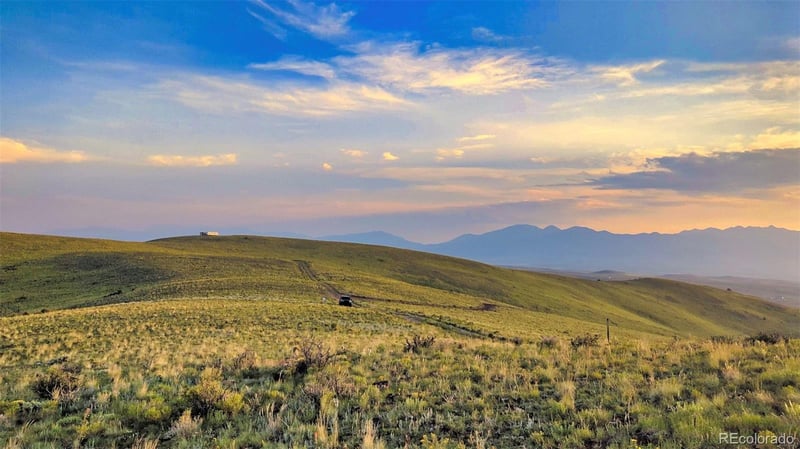 1931 Commanche Trl, Westcliffe, CO 81252