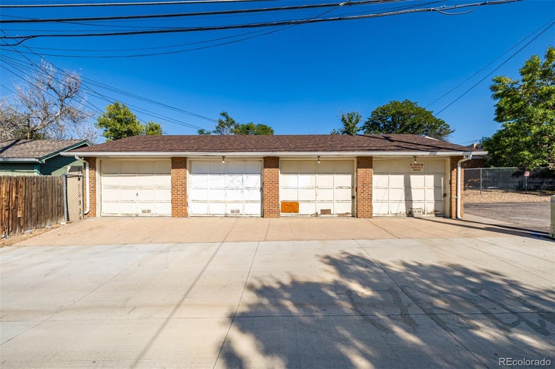 1601 Nome St, Aurora, CO 80010
