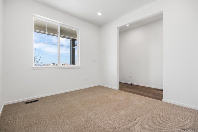 54860 27th Pl, Strasburg, CO 80136