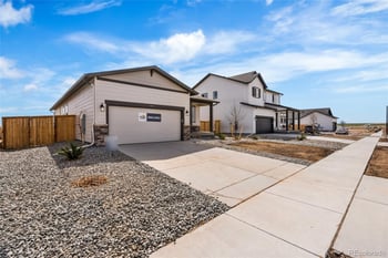 54860 27th Pl, Strasburg, CO 80136