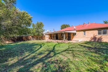 929 Quentin St, Aurora, CO 80011