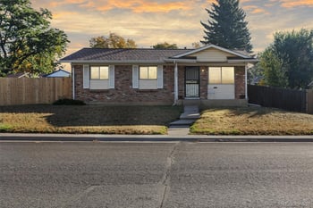 842 Worchester St, Aurora, CO 80012