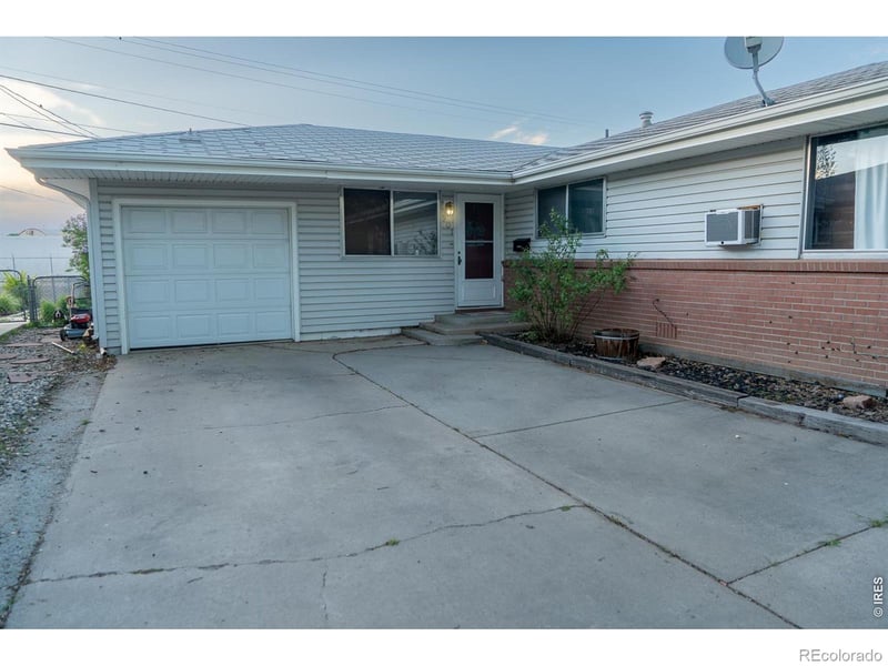 901-903 Kelly Dr, Loveland, CO 80537