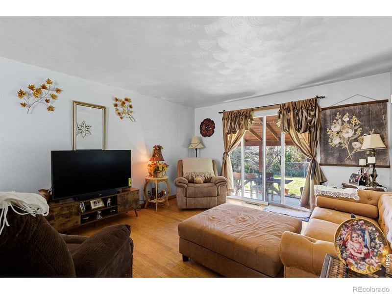 901-903 Kelly Dr, Loveland, CO 80537