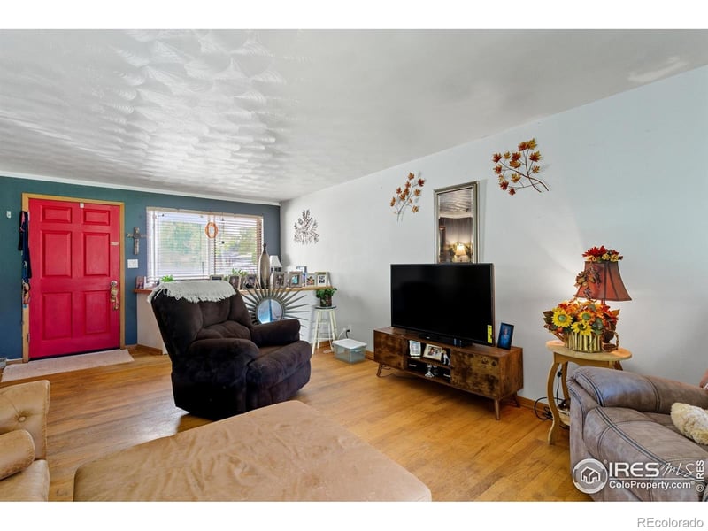 901-903 Kelly Dr, Loveland, CO 80537