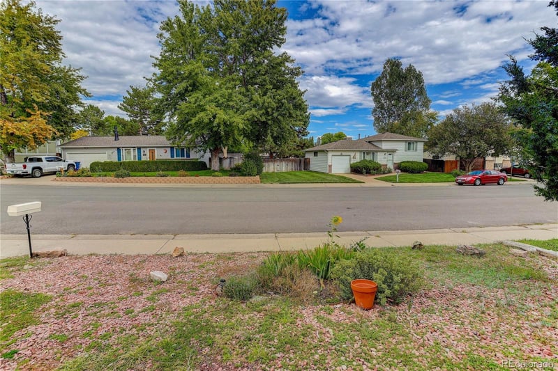 1577 S Pierson St, Denver, CO 80232