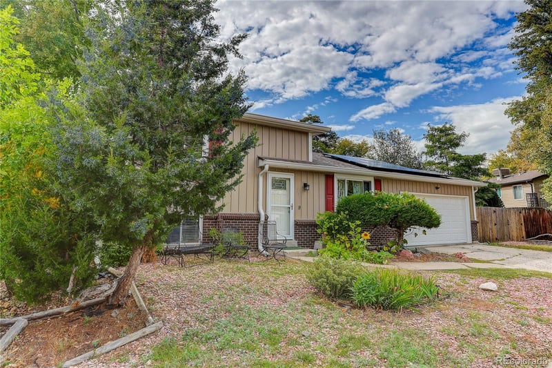 1577 S Pierson St, Denver, CO 80232