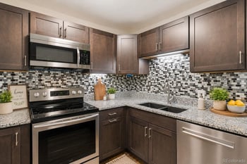 725 S Clinton St #13B, Denver, CO 80247