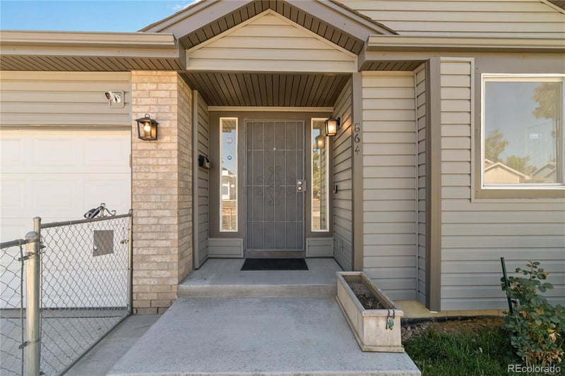 864 96th Pl, Thornton, CO 80260