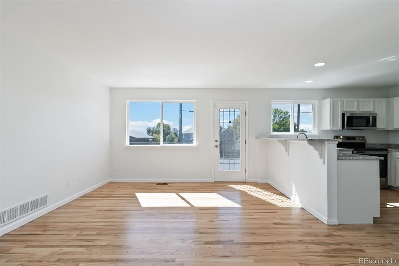 864 96th Pl, Thornton, CO 80260