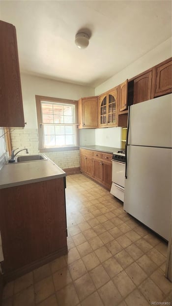 765 Emerald Ln, Lakewood, CO 80214