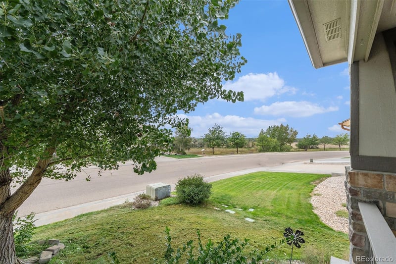 346 Sunset Dr, La Salle, CO 80645