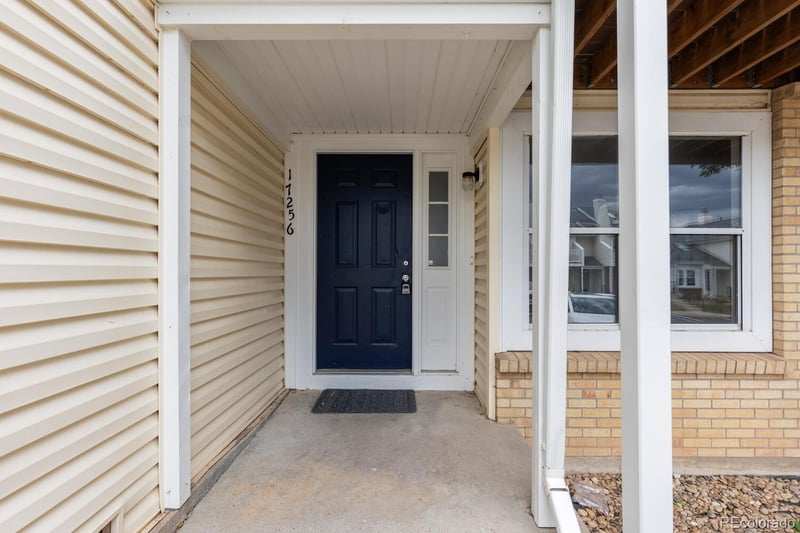17256 Ford Dr, Aurora, CO 80017
