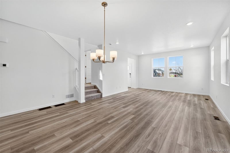 23752 33rd Pl, Aurora, CO 80019