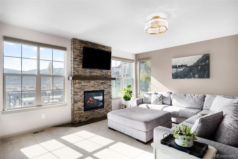 2385 S Loveland Way, Lakewood, CO 80228