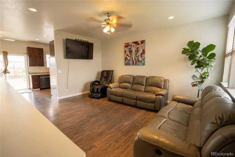 1458 4th Ave, Deer Trail, CO 80105