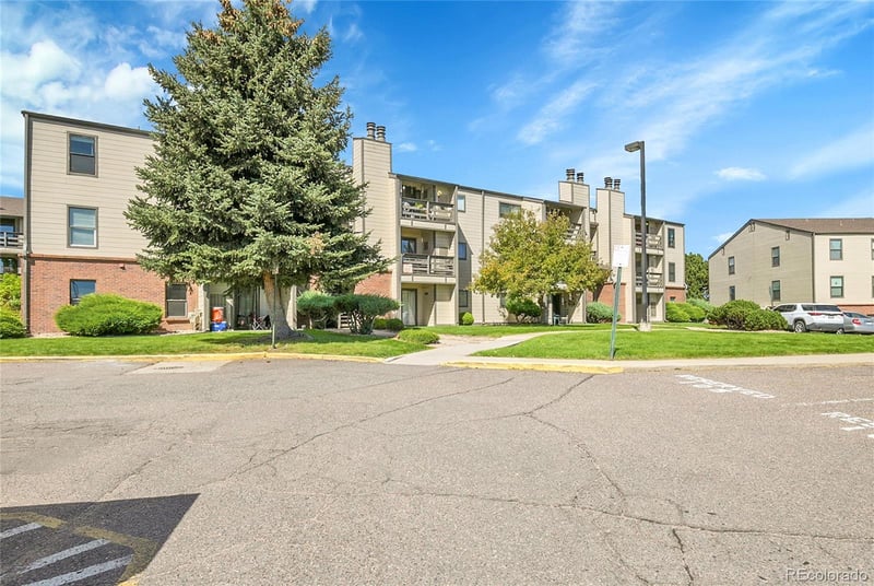 539 Wright St #301, Lakewood, CO 80228