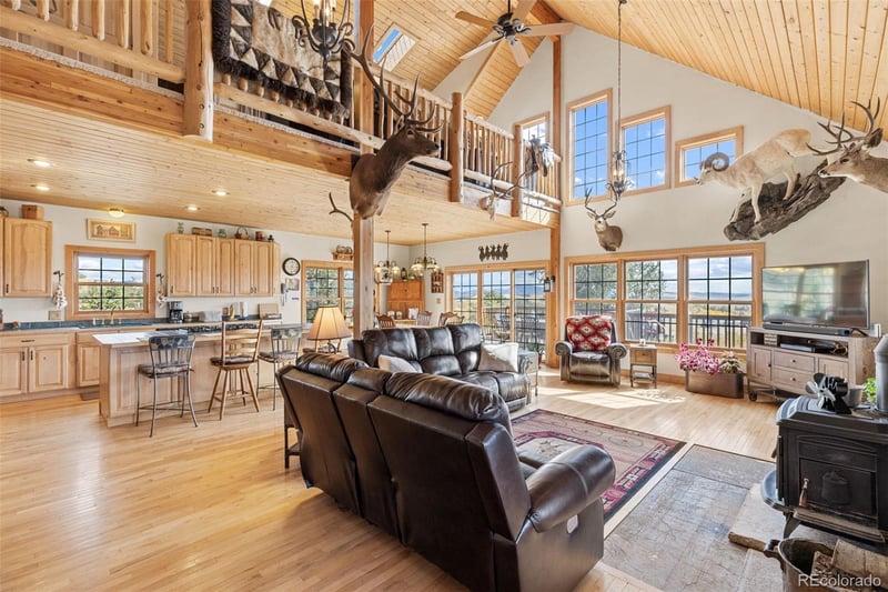 76 No Place Rd, Hartsel, CO 80449
