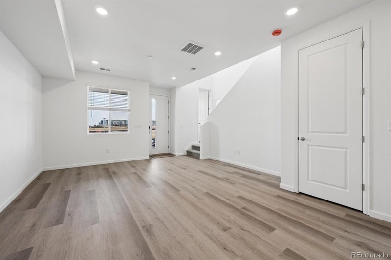 6629 Netherland St, Aurora, CO 80019