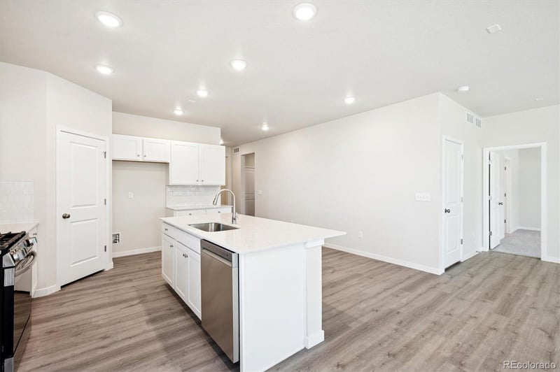 3363 Irvington St, Aurora, CO 80019