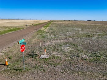 58701 Lake Pl, Strasburg, CO 80136