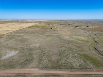 58701 Lake Pl, Strasburg, CO 80136