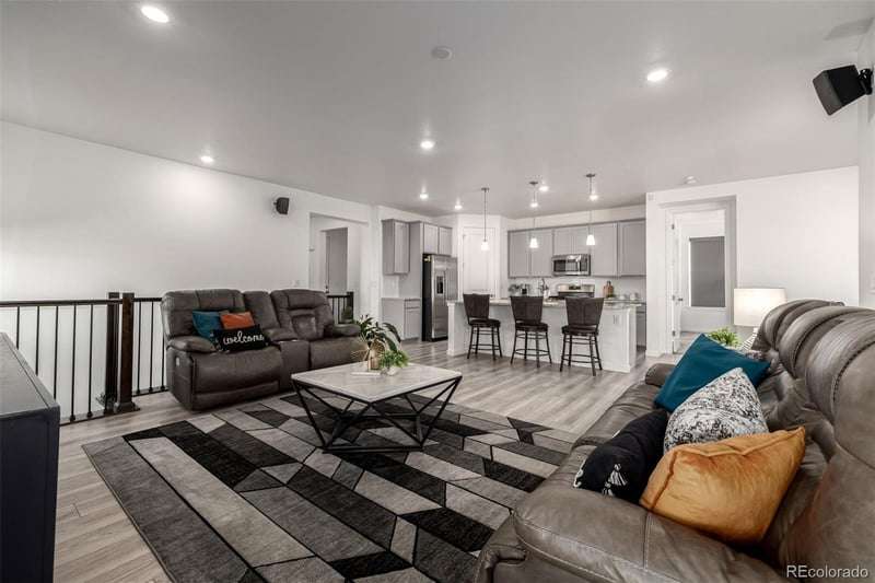 991 De Gaulle Ct, Aurora, CO 80018