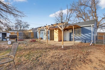 1090 Hanover St, Aurora, CO 80010