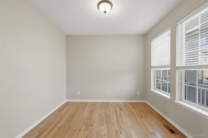 35 Newcastle Ct, Aurora, CO 80018