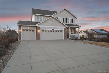 35 Newcastle Ct, Aurora, CO 80018