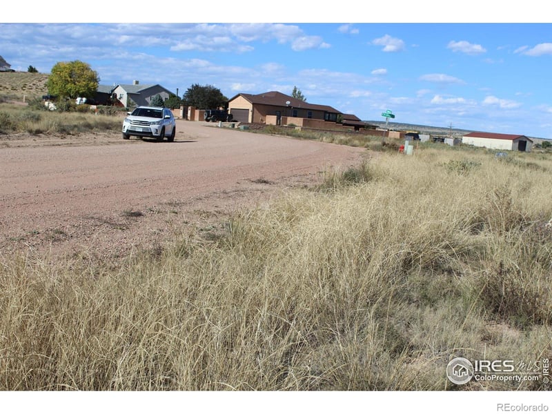 556 S Chimazo Dr S, Pueblo, CO 81001