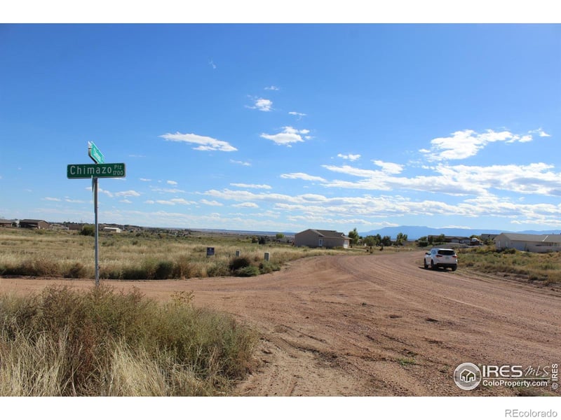 556 S Chimazo Dr S, Pueblo, CO 81001